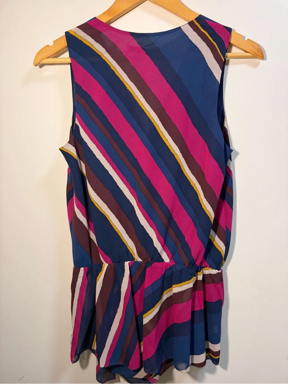 Trina Turk Stellar Top – Size Small – NWT $248 - Picture 8 of 8